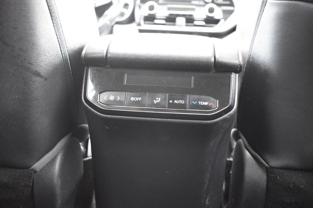2020 Toyota Highlander XLE AWD - 23040301 - 28