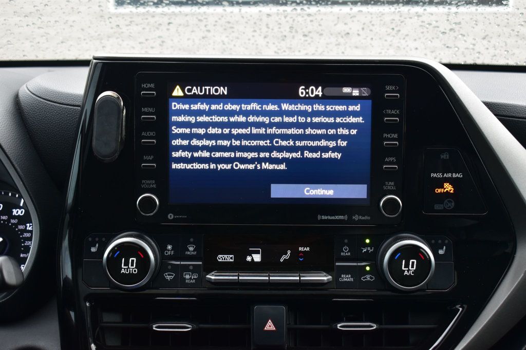 2020 Toyota Highlander XLE AWD - 23040301 - 29