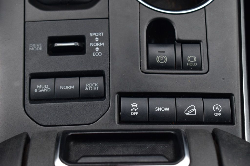 2020 Toyota Highlander XLE AWD - 23040301 - 35