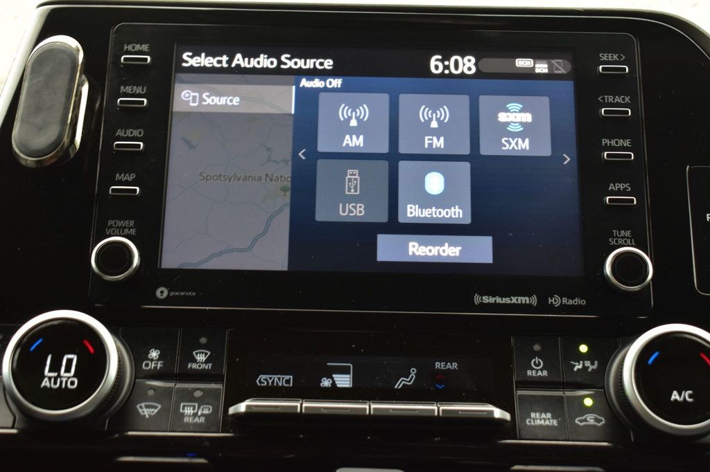 2020 Toyota Highlander XLE AWD - 23040301 - 44