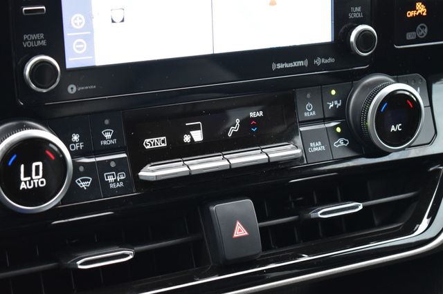 2020 Toyota Highlander XLE AWD - 23040301 - 46