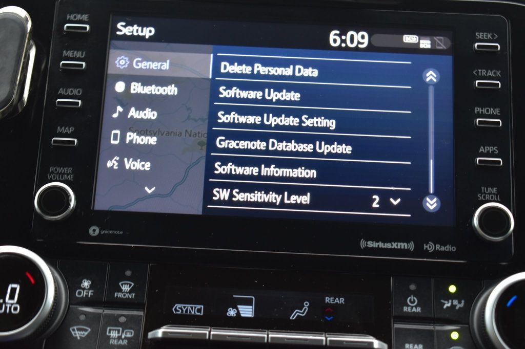 2020 Toyota Highlander XLE AWD - 23040301 - 50