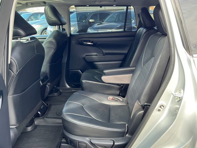 2020 Toyota Highlander XLE AWD - 23001435 - 13