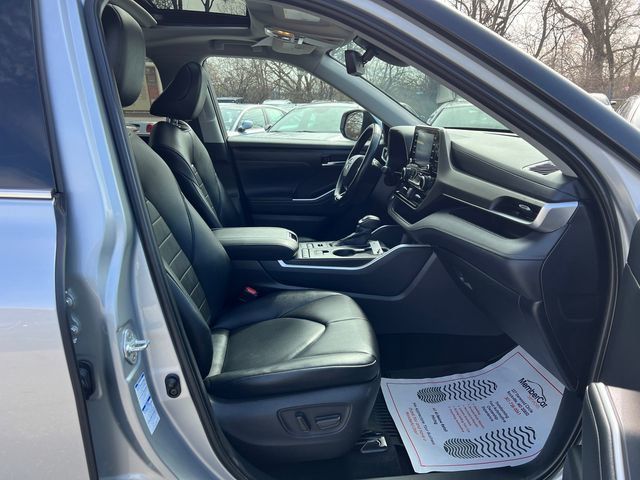 2020 Toyota Highlander XLE AWD - 23001435 - 22