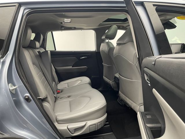 2020 Toyota Highlander XLE AWD - 22937510 - 19