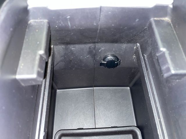 2020 Toyota Highlander XLE AWD - 22937510 - 32