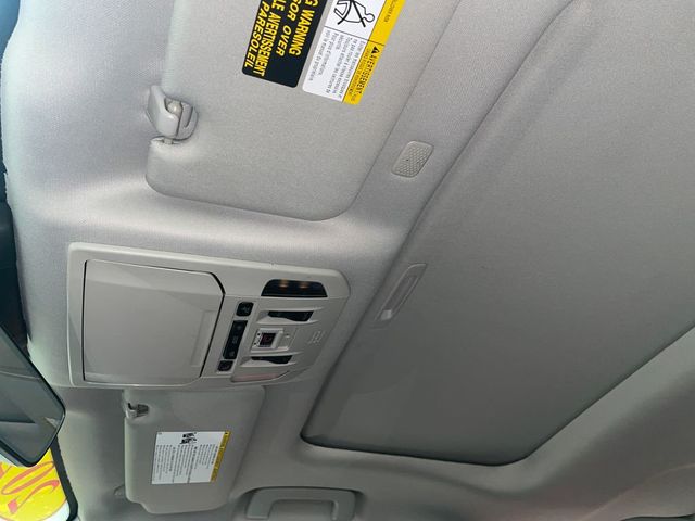 2020 Toyota Highlander XLE AWD - 22937510 - 33