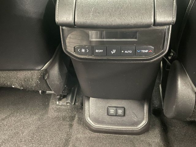 2020 Toyota Highlander XLE AWD - 22953976 - 39