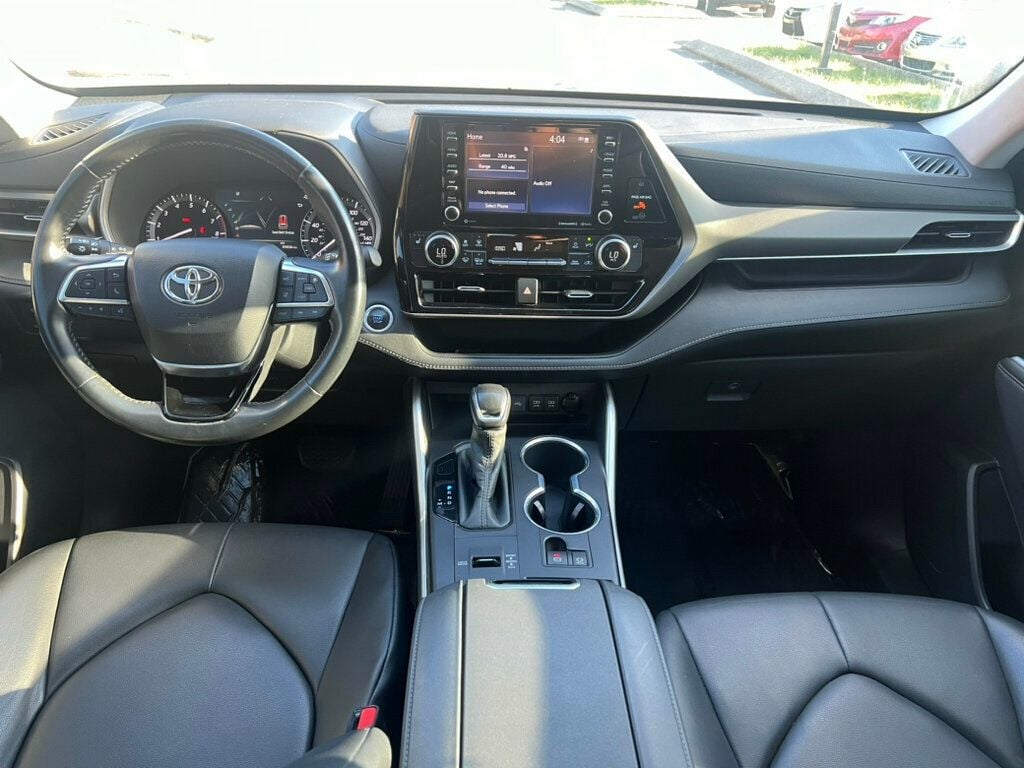 2020 Toyota Highlander XLE FWD - 22644868 - 17