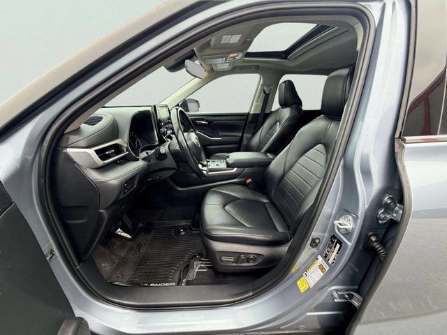 2020 Toyota Highlander XLE FWD - 23031424 - 21