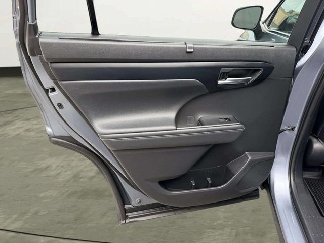 2020 Toyota Highlander XLE FWD - 23031424 - 27