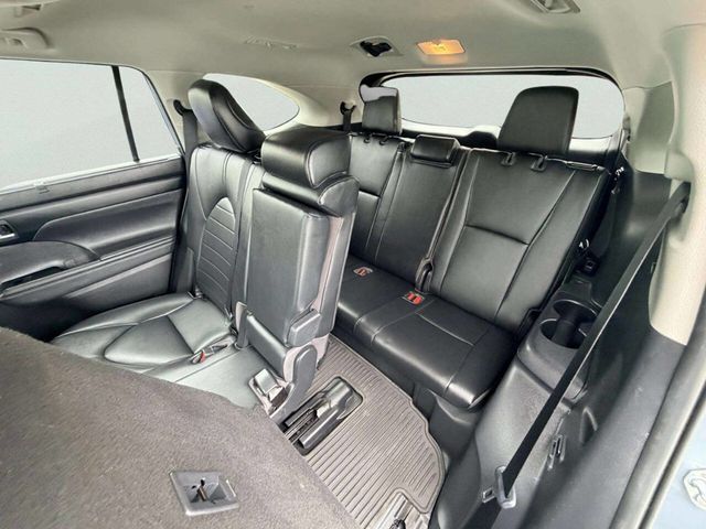 2020 Toyota Highlander XLE FWD - 23031424 - 30