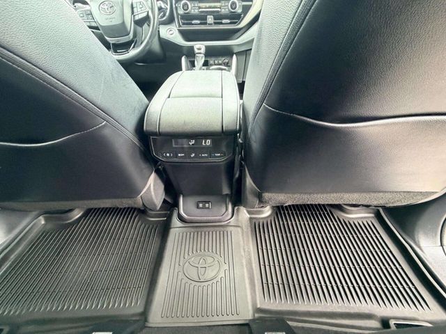 2020 Toyota Highlander XLE FWD - 23031424 - 35
