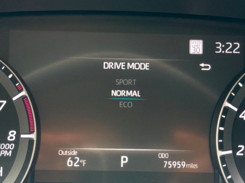 2020 Toyota Highlander XLE FWD - 23031424 - 52