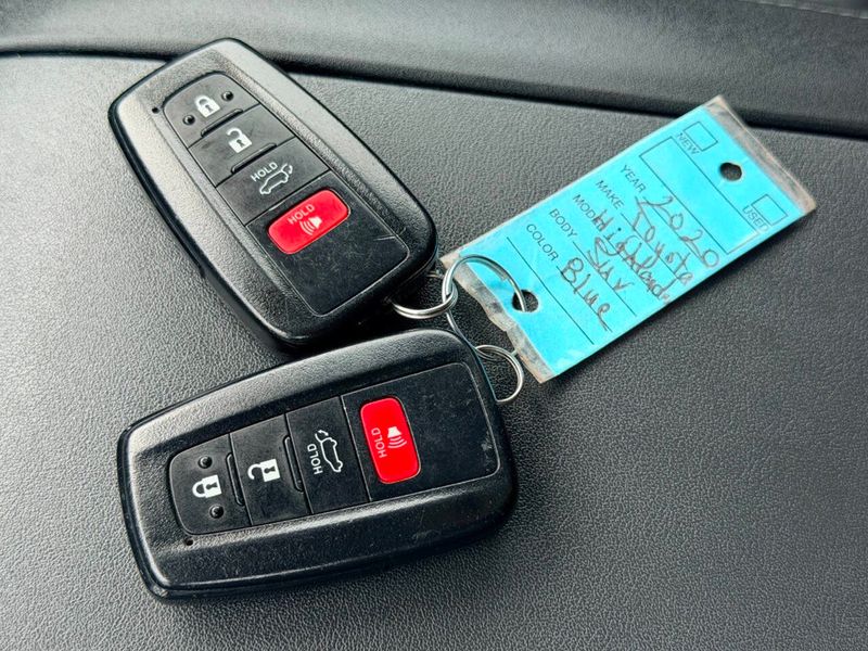 2020 Toyota Highlander XLE FWD - 23031424 - 58