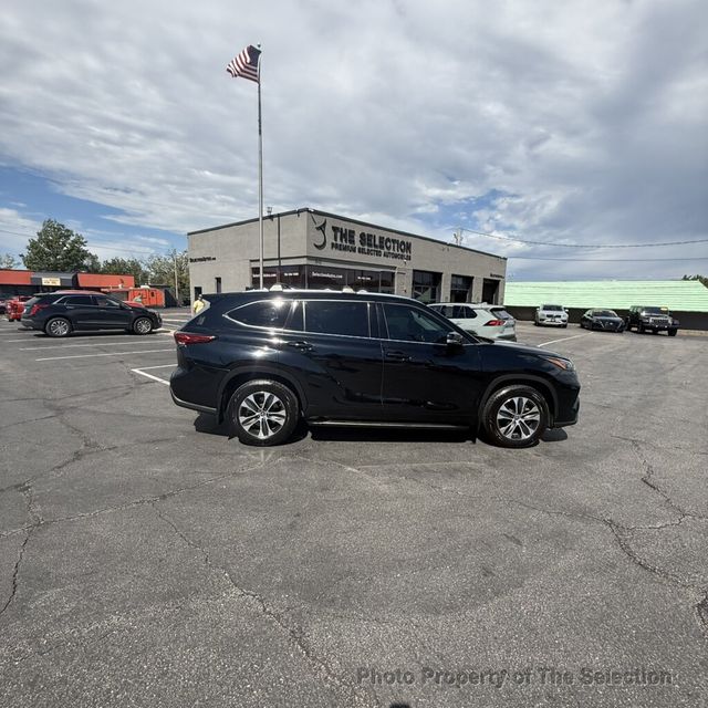 2020 Toyota Highlander XLE V6 AWD w/PREMIUM AUDIO & NAVIGATION - 23059150 - 18