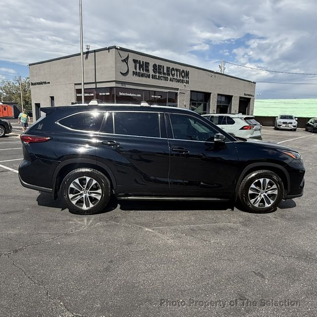 2020 Toyota Highlander XLE V6 AWD w/PREMIUM AUDIO & NAVIGATION - 23059150 - 19