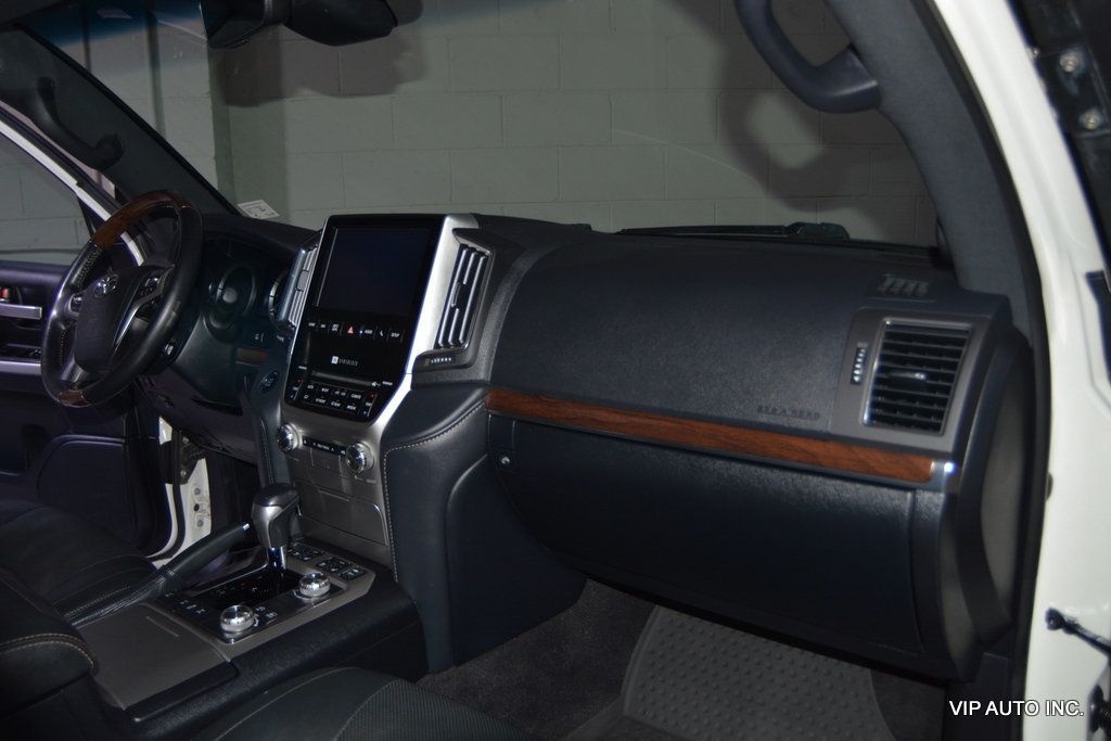 2020 Toyota Land Cruiser Heritage Edition  - 22919618 - 11
