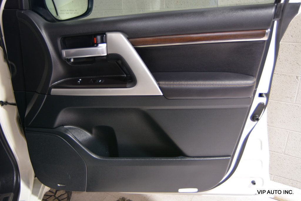 2020 Toyota Land Cruiser Heritage Edition  - 22919618 - 7