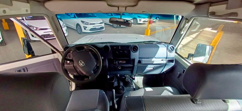 2020 Toyota Land Cruiser Troopy Disponible para alquiler y 13 pasajeros - 22305889 - 11