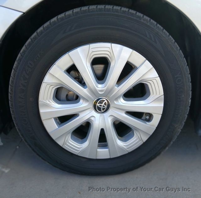 2020 Toyota Prius LE - 22599482 - 21