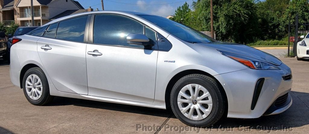 2020 Toyota Prius LE - 22599482 - 3