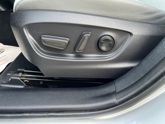 2020 Toyota Prius Prime Limited - 23036064 - 11