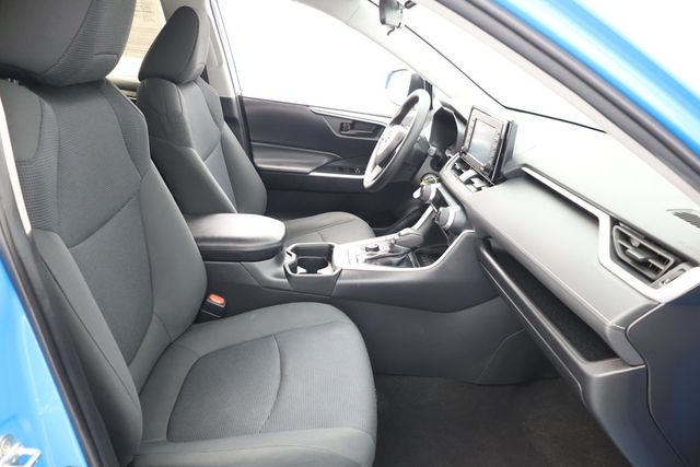 2020 Toyota RAV4 Hybrid LE AWD - 22937955 - 18