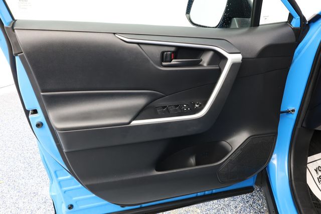 2020 Toyota RAV4 Hybrid LE AWD - 22937955 - 6