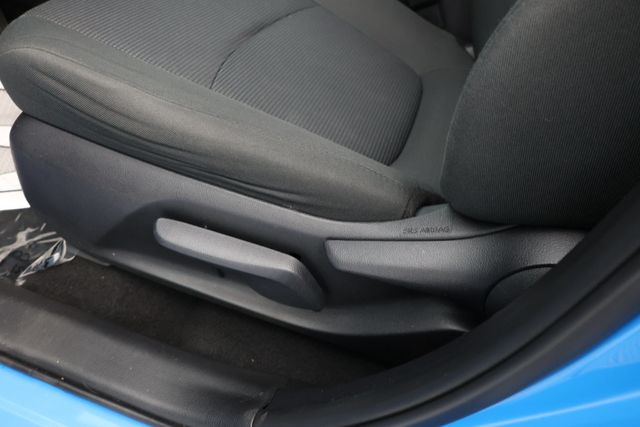 2020 Toyota RAV4 Hybrid LE AWD - 22937955 - 7