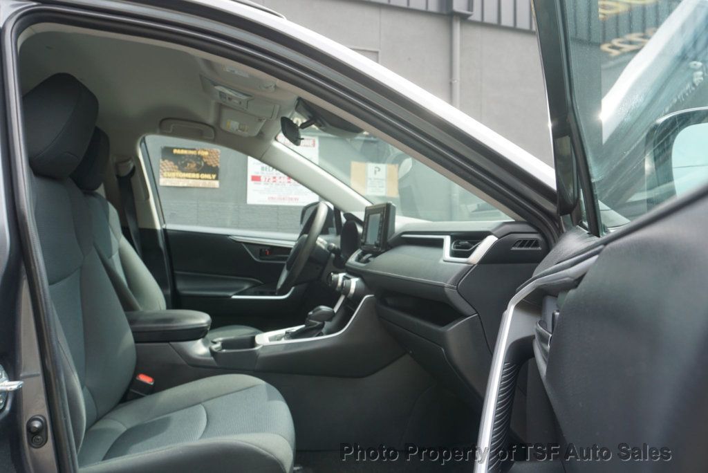 2020 Toyota RAV4 Hybrid LE AWD - 23052235 - 9
