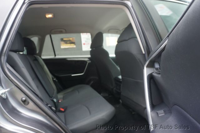2020 Toyota RAV4 Hybrid LE AWD - 23052235 - 11