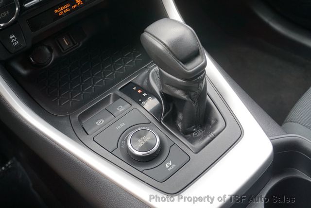 2020 Toyota RAV4 Hybrid LE AWD - 23052235 - 21