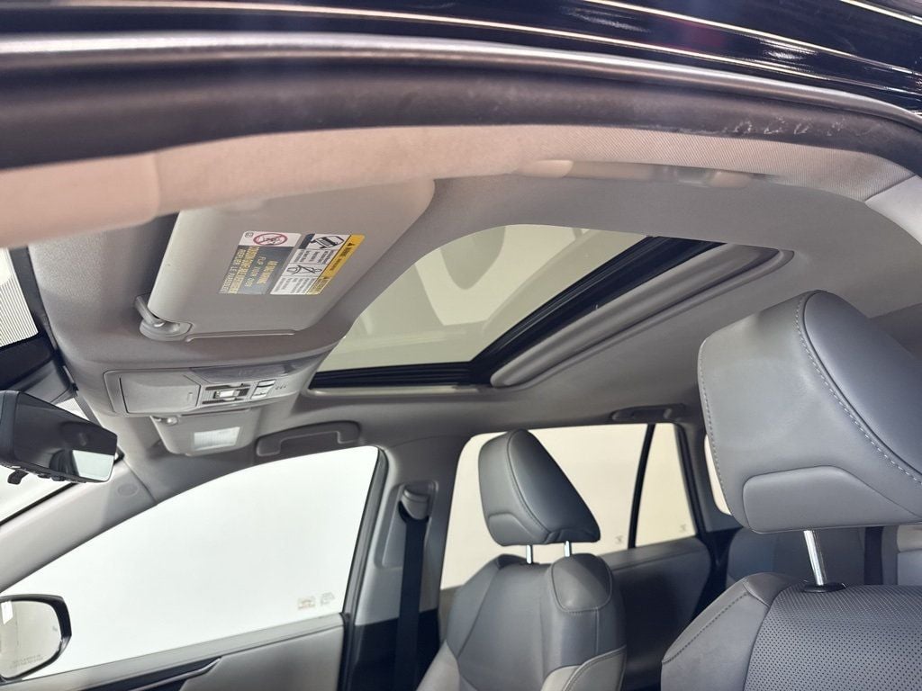 2020 Toyota RAV4 Hybrid Limited AWD - 22976574 - 31