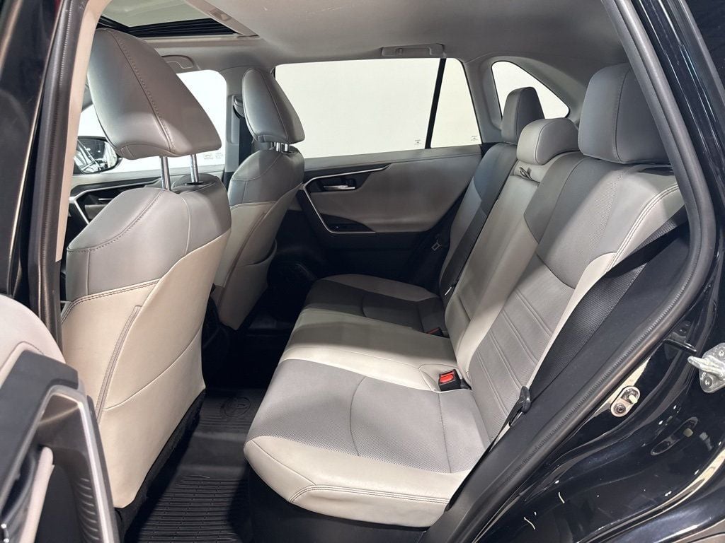 2020 Toyota RAV4 Hybrid Limited AWD - 22976574 - 34