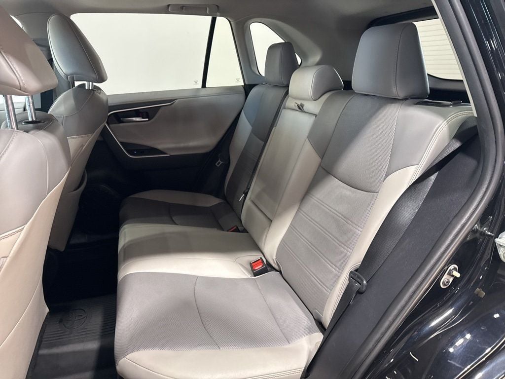 2020 Toyota RAV4 Hybrid Limited AWD - 22976574 - 35