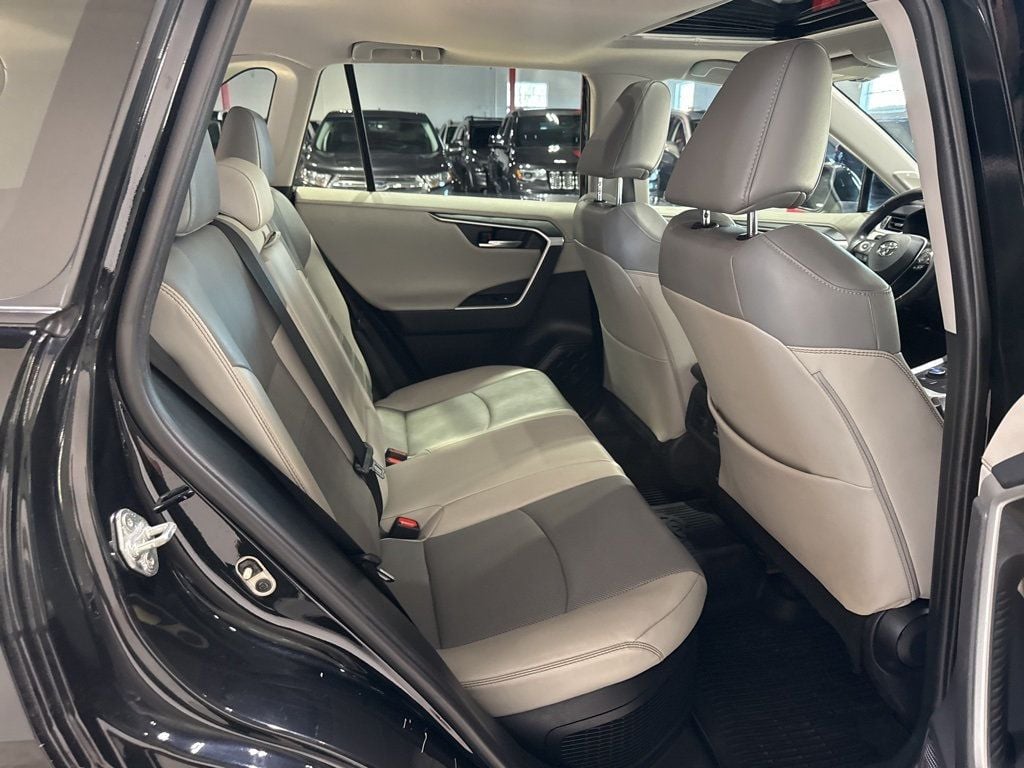 2020 Toyota RAV4 Hybrid Limited AWD - 22976574 - 42