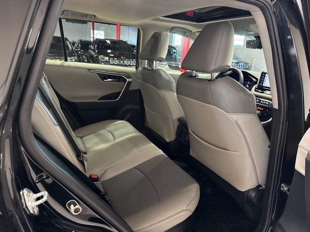 2020 Toyota RAV4 Hybrid Limited AWD - 22976574 - 43