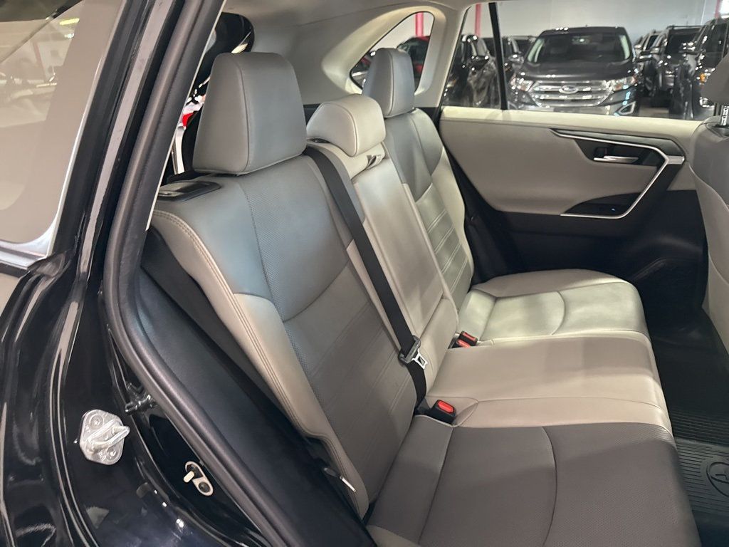 2020 Toyota RAV4 Hybrid Limited AWD - 22976574 - 44