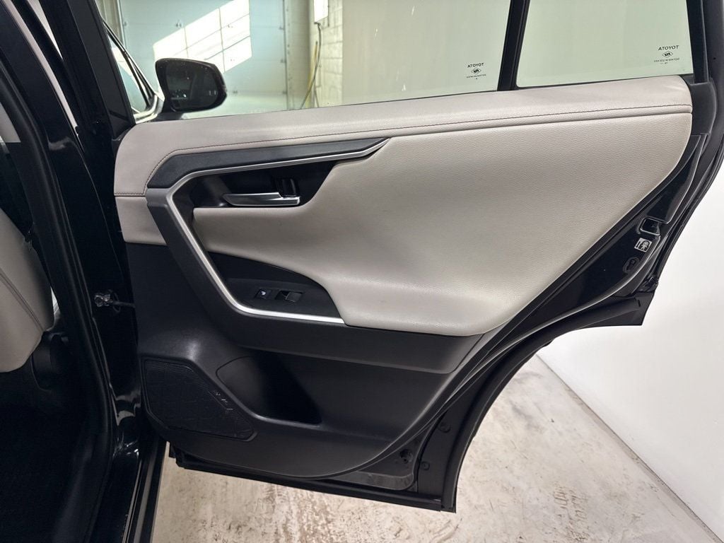 2020 Toyota RAV4 Hybrid Limited AWD - 22976574 - 45