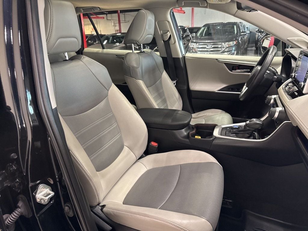 2020 Toyota RAV4 Hybrid Limited AWD - 22976574 - 49