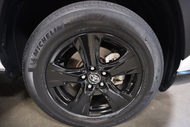 2020 Toyota RAV4 Hybrid XLE AWD - 22988926 - 17