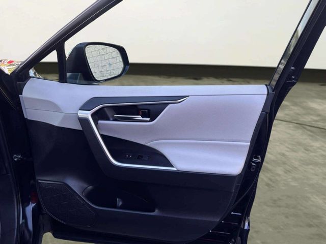 2020 Toyota RAV4 Hybrid XLE AWD - 23038746 - 19