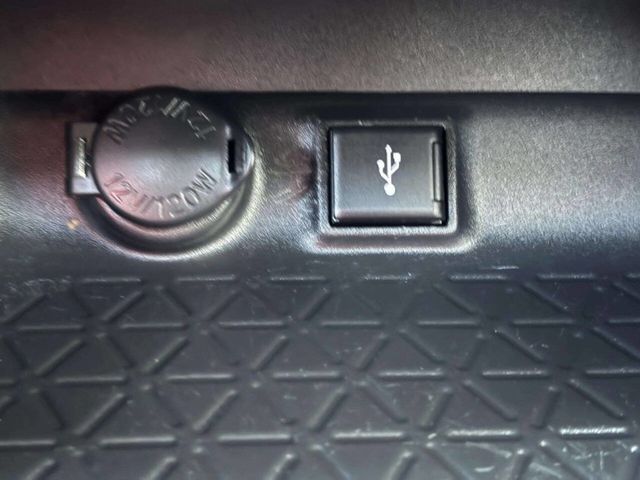 2020 Toyota RAV4 Hybrid XLE AWD - 23038746 - 36