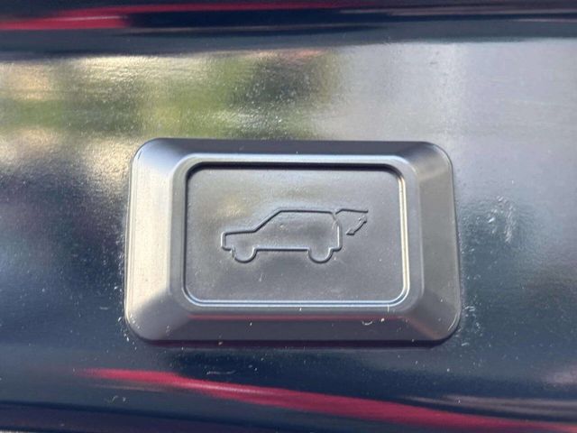 2020 Toyota RAV4 Hybrid XLE AWD - 23038746 - 6