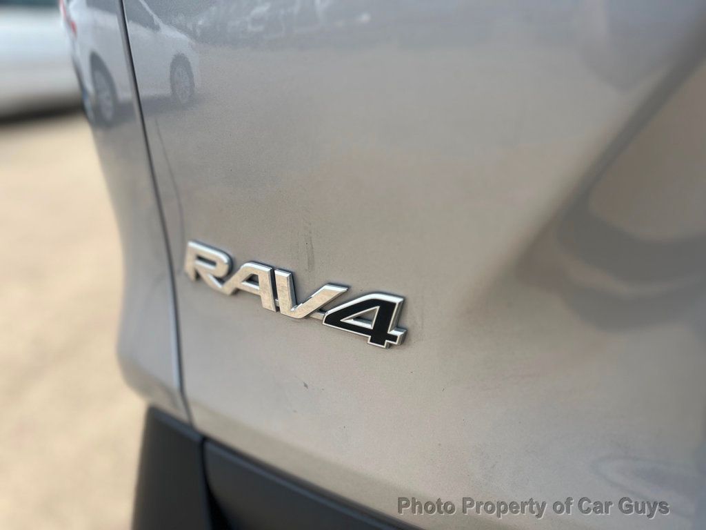 2020 Toyota RAV4 Hybrid XLE AWD - 22420632 - 39
