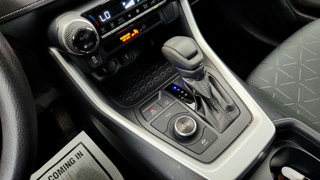 2020 Toyota RAV4 Hybrid XLE AWD w/ Convenience Package - 23029210 - 16