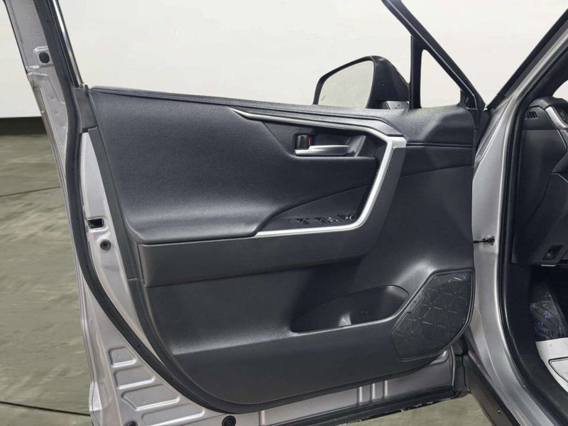 2020 Toyota RAV4 Hybrid XSE AWD - 22984892 - 9