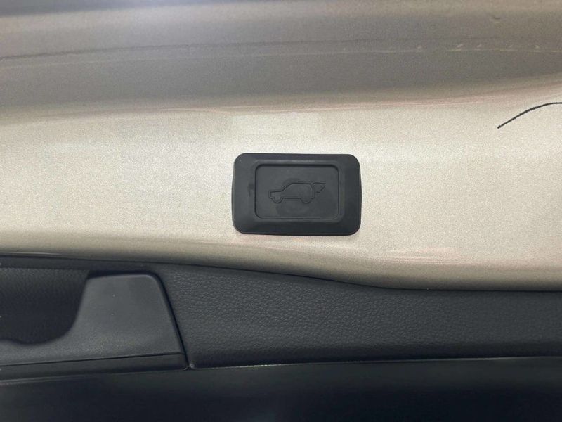 2020 Toyota RAV4 Hybrid XSE AWD - 22984892 - 16