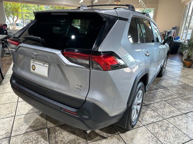 2020 Toyota RAV4 LE AWD - 22604795 - 5